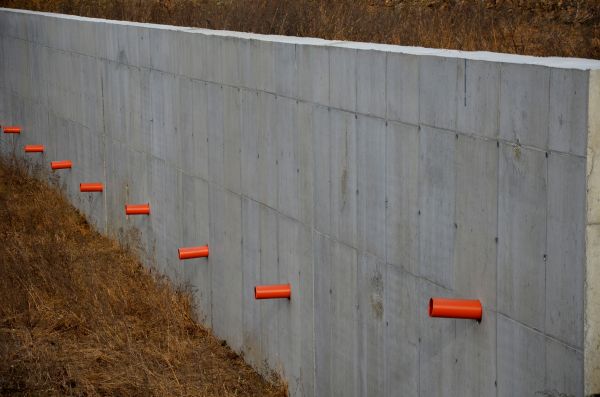 Cost of Retaining Wall Drainage in Tarpon Springs